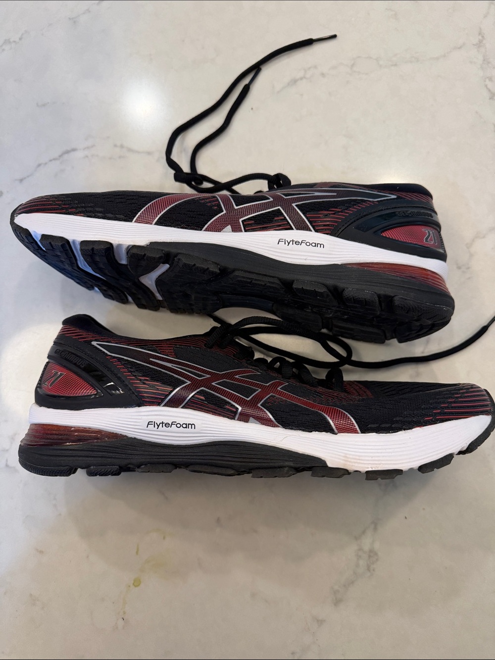 ASICS Gel nimbus 21 Running Shoe Size 9